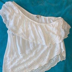 White one sleeve shirt